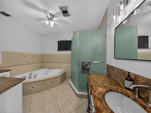 Home for rent at 2161 NE 62nd Ct - photo 7482052