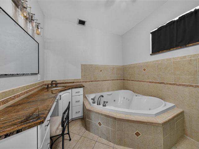 Home for rent at 2161 NE 62nd Ct - photo 7482053