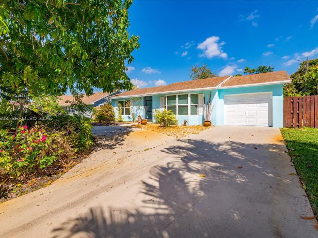 Home for sale at 505 Heron Dr - photo 7522306