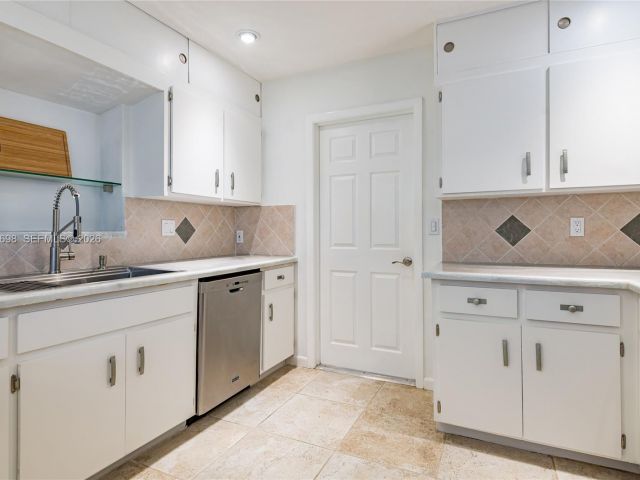 Home for sale at 505 Heron Dr - photo 7522315