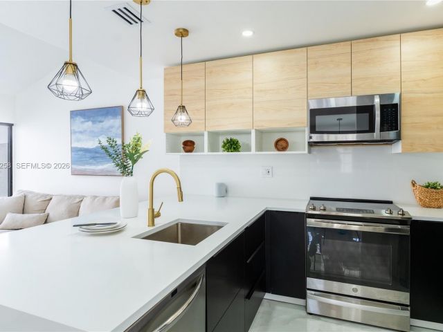 Home for sale at 21204 Harbor Way 122-12 - photo 7476319