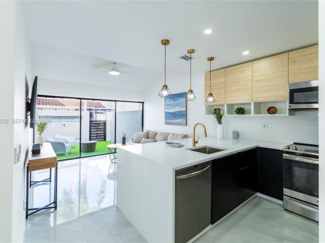 Home for sale at 21204 Harbor Way 122-12 - photo 7476324