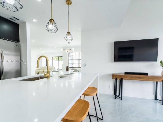 Home for sale at 21204 Harbor Way 122-12 - photo 7476325