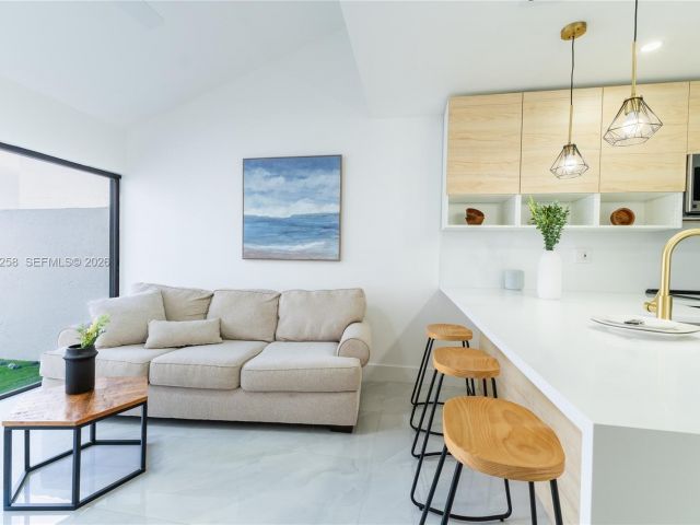 Home for sale at 21204 Harbor Way 122-12 - photo 7476329