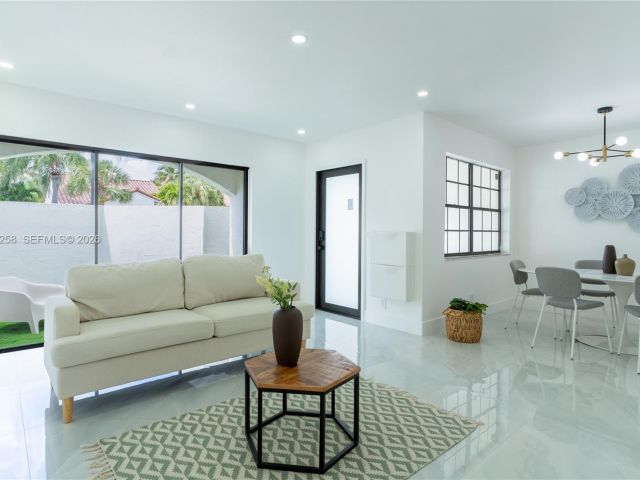 Home for sale at 21204 Harbor Way 122-12 - photo 7476332