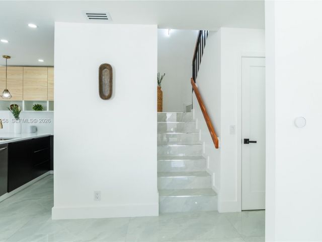 Home for sale at 21204 Harbor Way 122-12 - photo 7476334