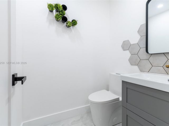 Home for sale at 21204 Harbor Way 122-12 - photo 7476336