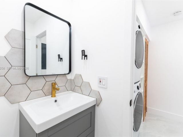 Home for sale at 21204 Harbor Way 122-12 - photo 7476337