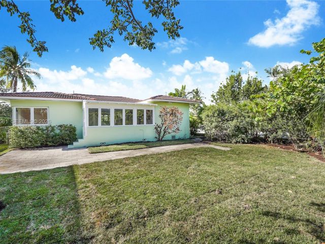 Home for rent at 8975 Froude Ave - photo 7467073