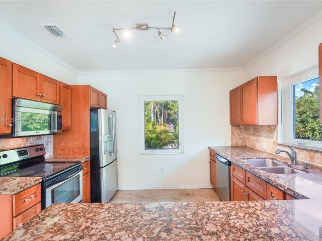 Home for rent at 8975 Froude Ave - photo 7467083