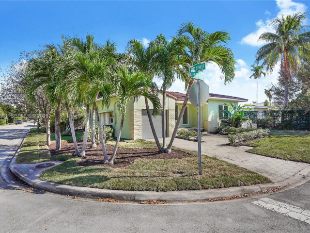 Home for rent at 8975 Froude Ave - photo 7467100