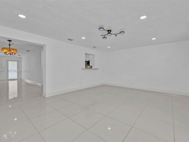 Home for rent at 104 SW 7th St - photo 7461997