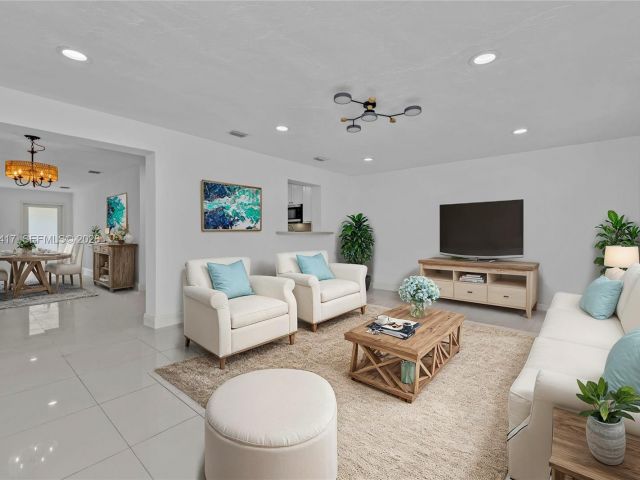 Home for rent at 104 SW 7th St - photo 7461998