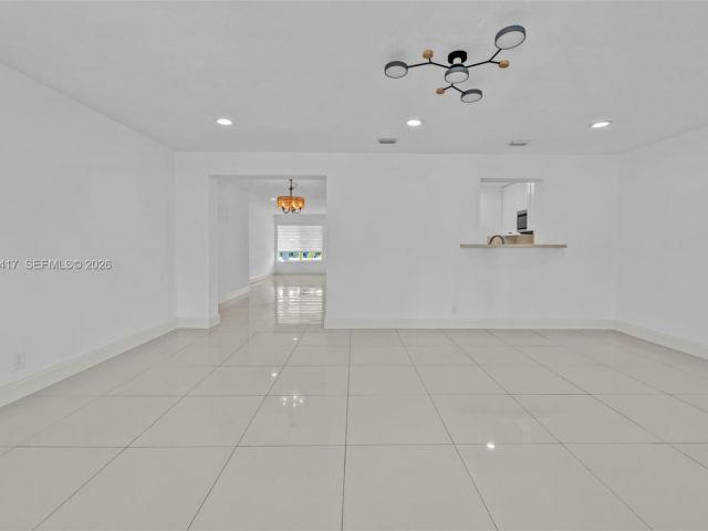 Home for rent at 104 SW 7th St - photo 7461999