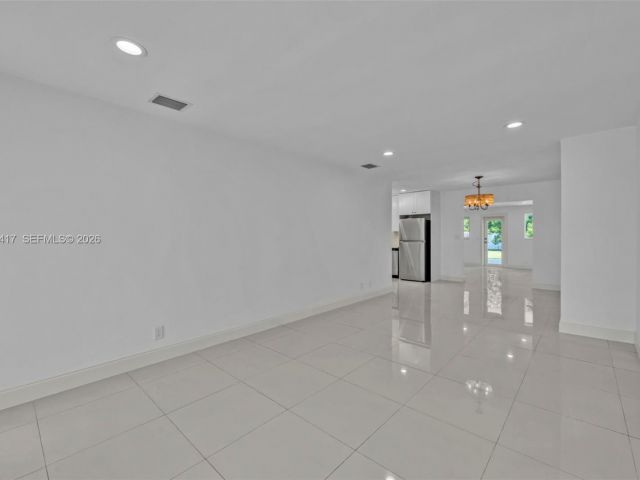 Home for rent at 104 SW 7th St - photo 7462001