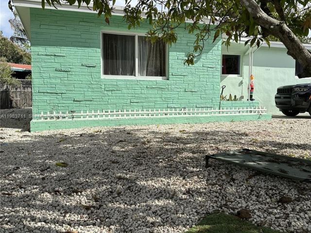 Home for sale at 700 SW 28th Ter - photo 7481576