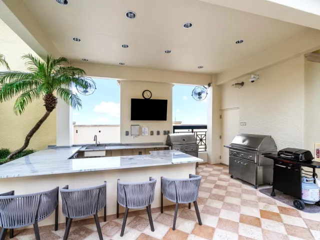 1-bedroom condo for rent in West Palm Beach - 701 S Olive Avenue 1209 - MondialRealty