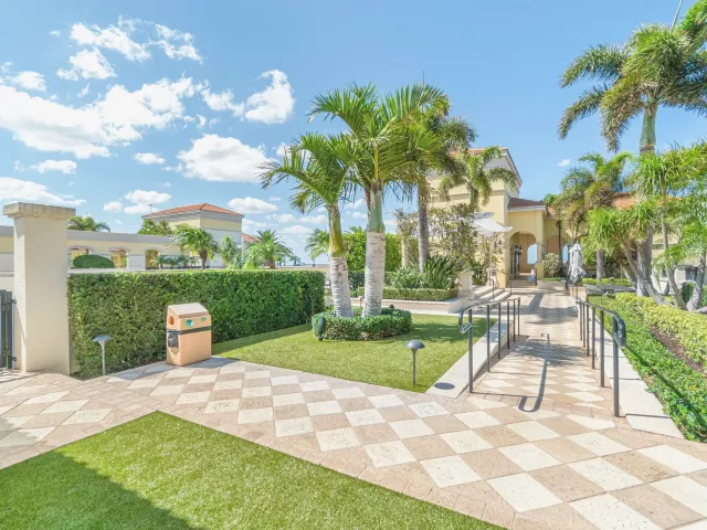1-bedroom condo for rent in West Palm Beach - 701 S Olive Avenue 1209 - MondialRealty