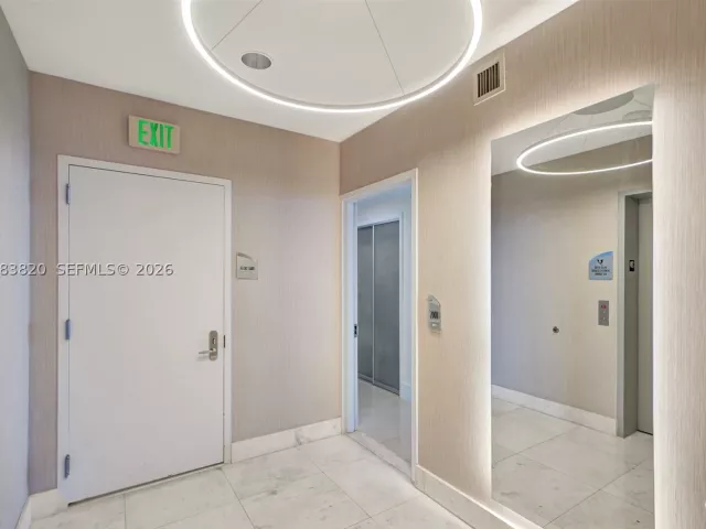 1-bedroom condo for sale in Sunny Isles Beach - 17121 Collins Ave 2003 - MondialRealty
