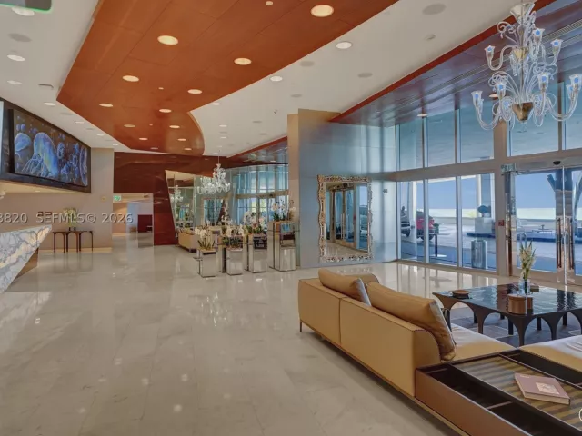 1-bedroom condo for sale in Sunny Isles Beach - 17121 Collins Ave 2003 - MondialRealty