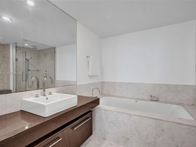 Apartment for sale  Unit #2003 - photo 7498634