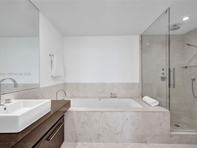 Apartment for sale  Unit #2003 - photo 7498636