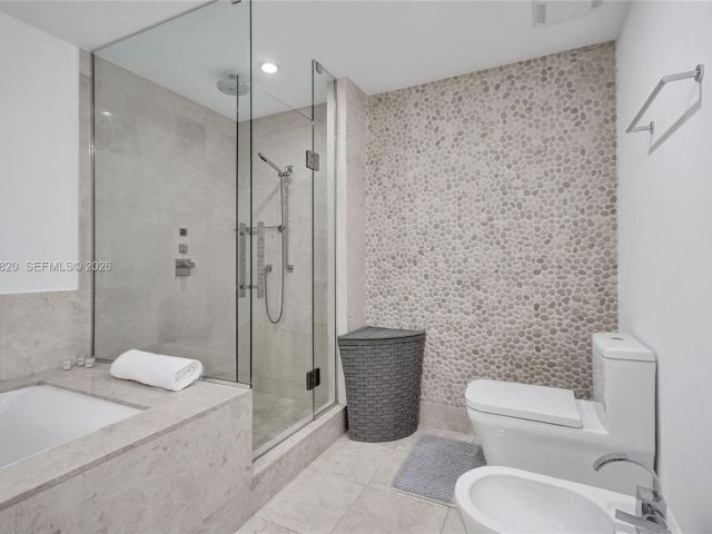 Apartment for sale  Unit #2003 - photo 7498639