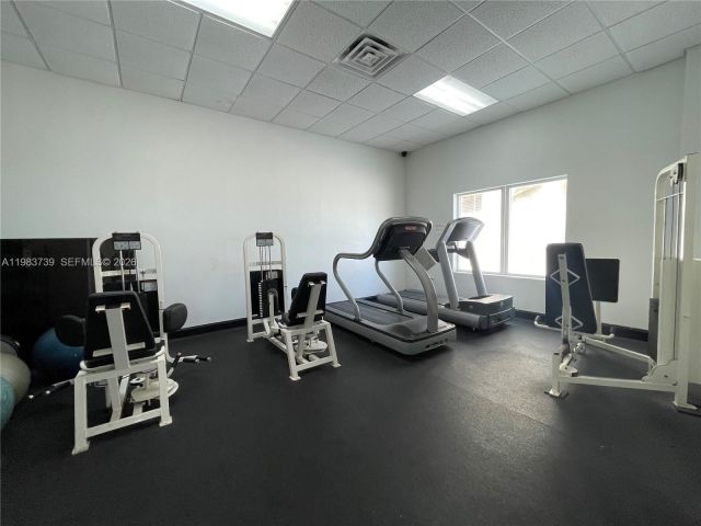 Apartment for rent  Unit #911 - photo 7470113