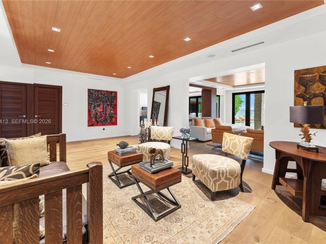 Home for sale at 1277 N Venetian Way - photo 7520624