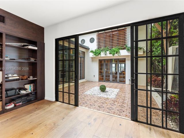 Home for sale at 1277 N Venetian Way - photo 7520627