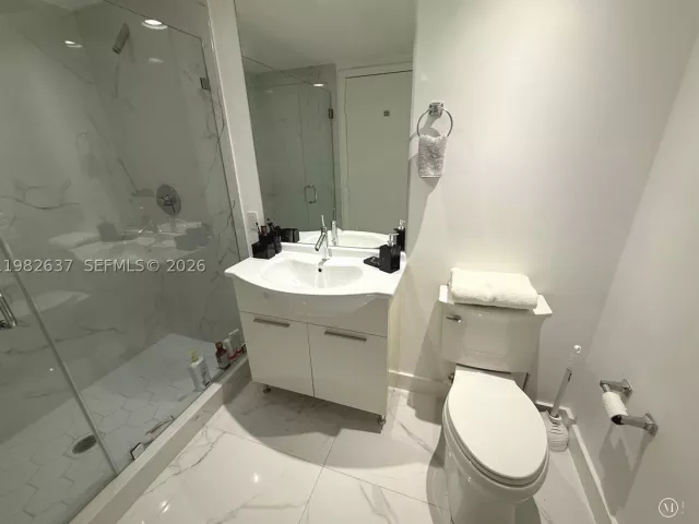 2-bedroom condo for sale in Miami - 495 Brickell Ave 511 - MondialRealty