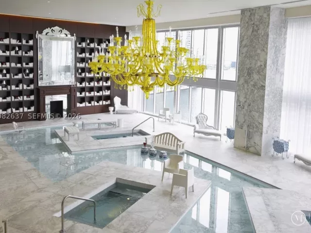 2-bedroom condo for sale in Miami - 495 Brickell Ave 511 - MondialRealty