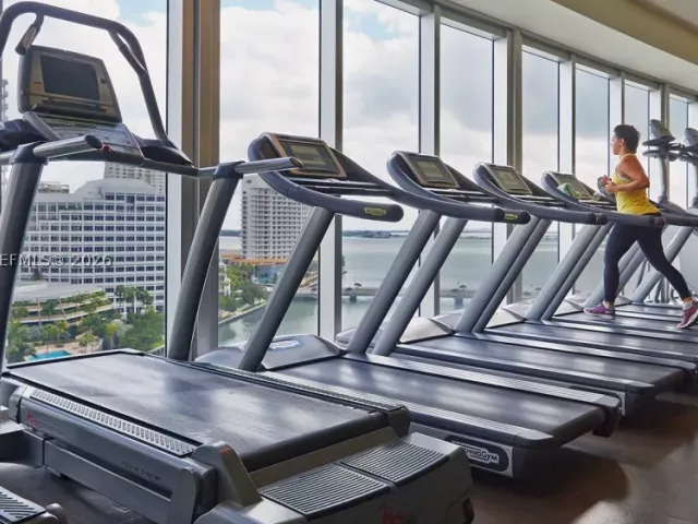 2-bedroom condo for sale in Miami - 495 Brickell Ave 511 - MondialRealty