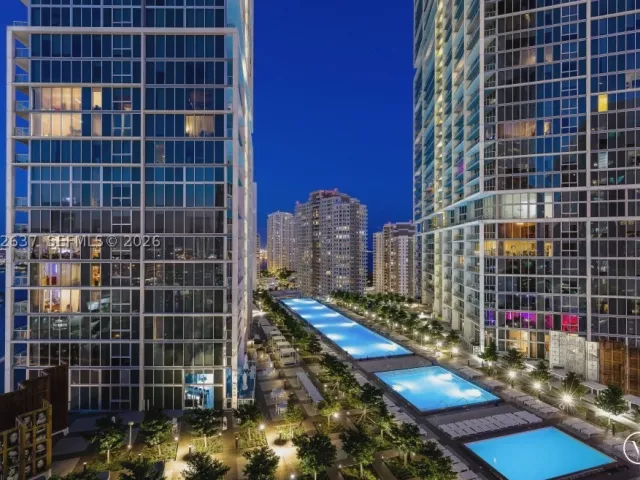 2-bedroom condo for sale in Miami - 495 Brickell Ave 511 - MondialRealty