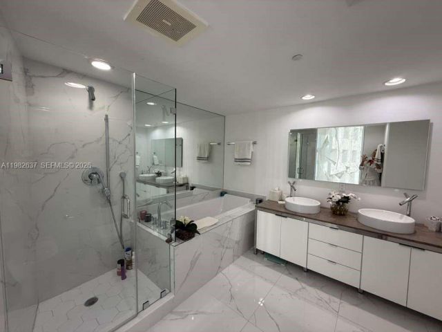 Apartment for sale  Unit #511 - photo 7520261