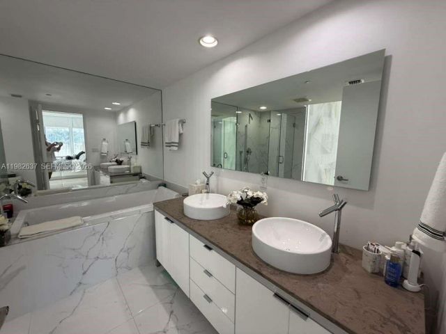 Apartment for sale  Unit #511 - photo 7520262