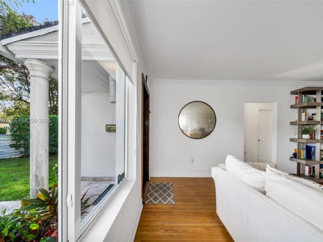 Home for rent at 540 SW 27th Rd 0 - photo 7493786