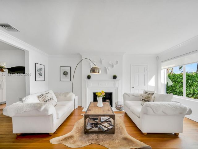 Home for rent at 540 SW 27th Rd 0 - photo 7493795