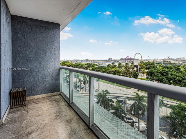 condo for rent in Miami - 50 Biscayne Blvd 907 - MondialRealty