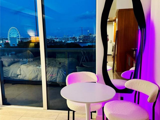 condo for rent in Miami - 50 Biscayne Blvd 907 - MondialRealty