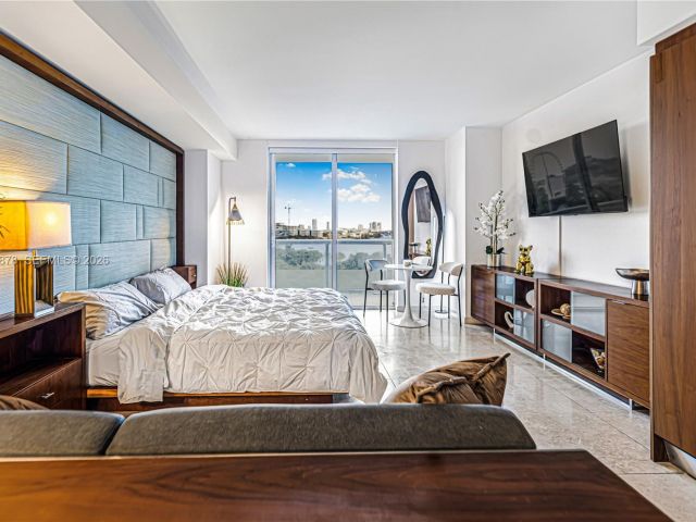 condo for rent in Miami - 50 Biscayne Blvd 907 - MondialRealty