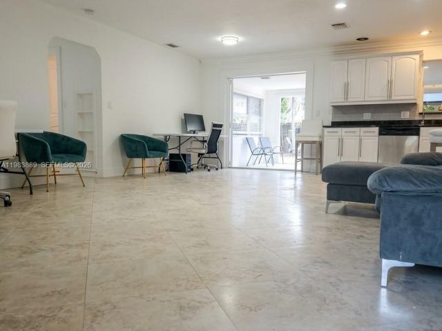 Home for sale at 804 NE 2nd St - photo 7461941