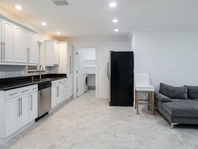 Home for sale at 804 NE 2nd St - photo 7461943