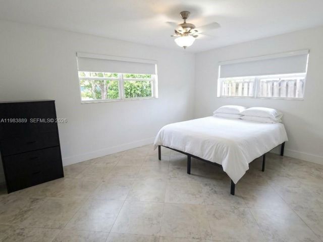 Home for sale at 804 NE 2nd St - photo 7461947