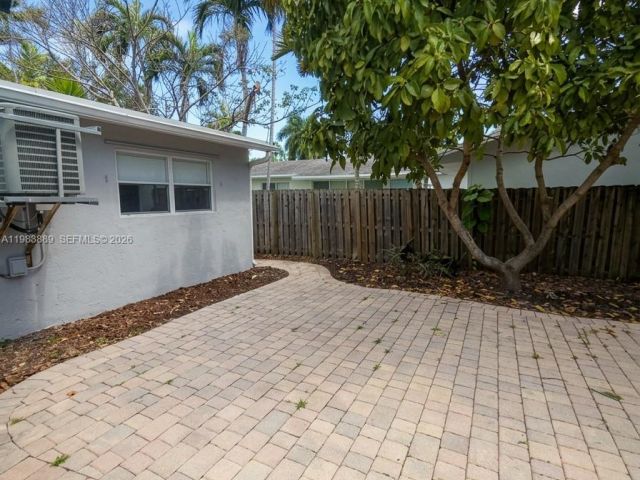 Home for sale at 804 NE 2nd St - photo 7461951