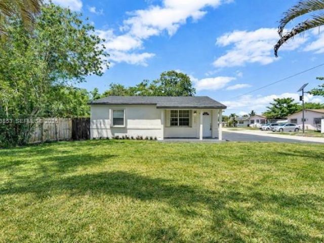 2-bedroom home for rent in Fort Lauderdale - 1445 NW 6th Ave 1445 - MondialRealty