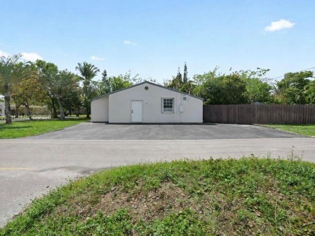 2-bedroom home for rent in Fort Lauderdale - 1445 NW 6th Ave 1445 - MondialRealty