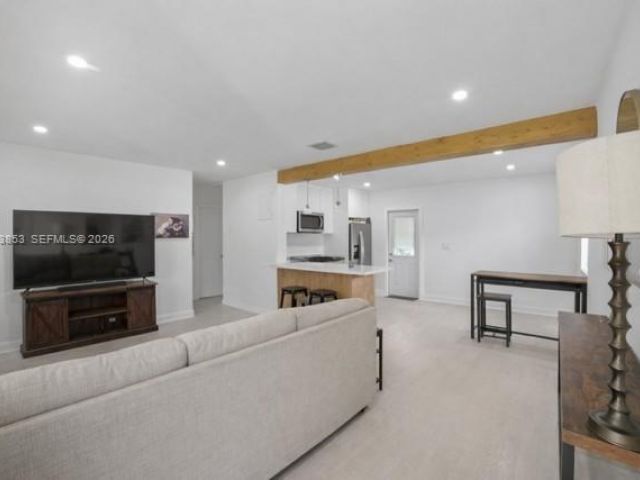 2-bedroom home for rent in Fort Lauderdale - 1445 NW 6th Ave 1445 - MondialRealty