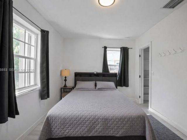2-bedroom home for rent in Fort Lauderdale - 1445 NW 6th Ave 1445 - MondialRealty