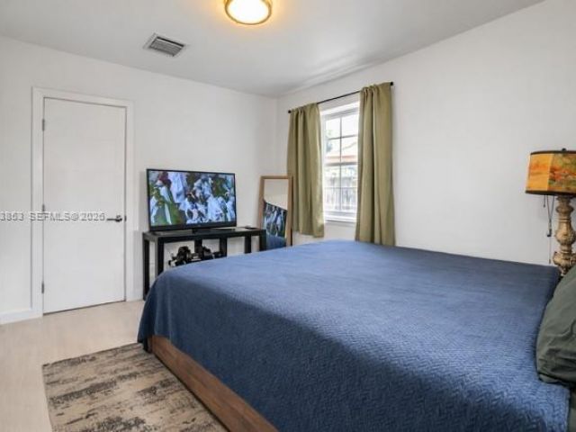 2-bedroom home for rent in Fort Lauderdale - 1445 NW 6th Ave 1445 - MondialRealty